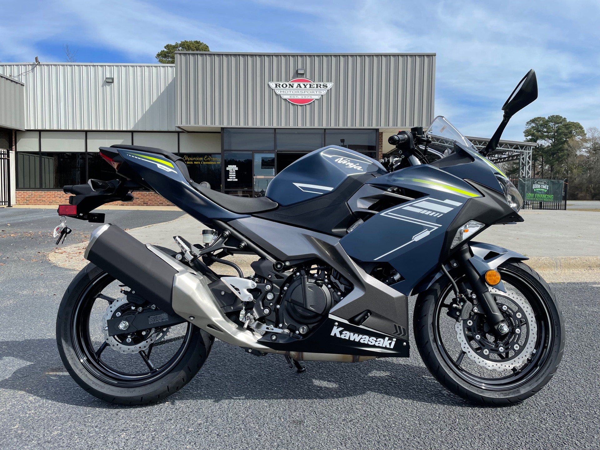 2022 Kawasaki Ninja 400 in Greenville, North Carolina - Photo 1