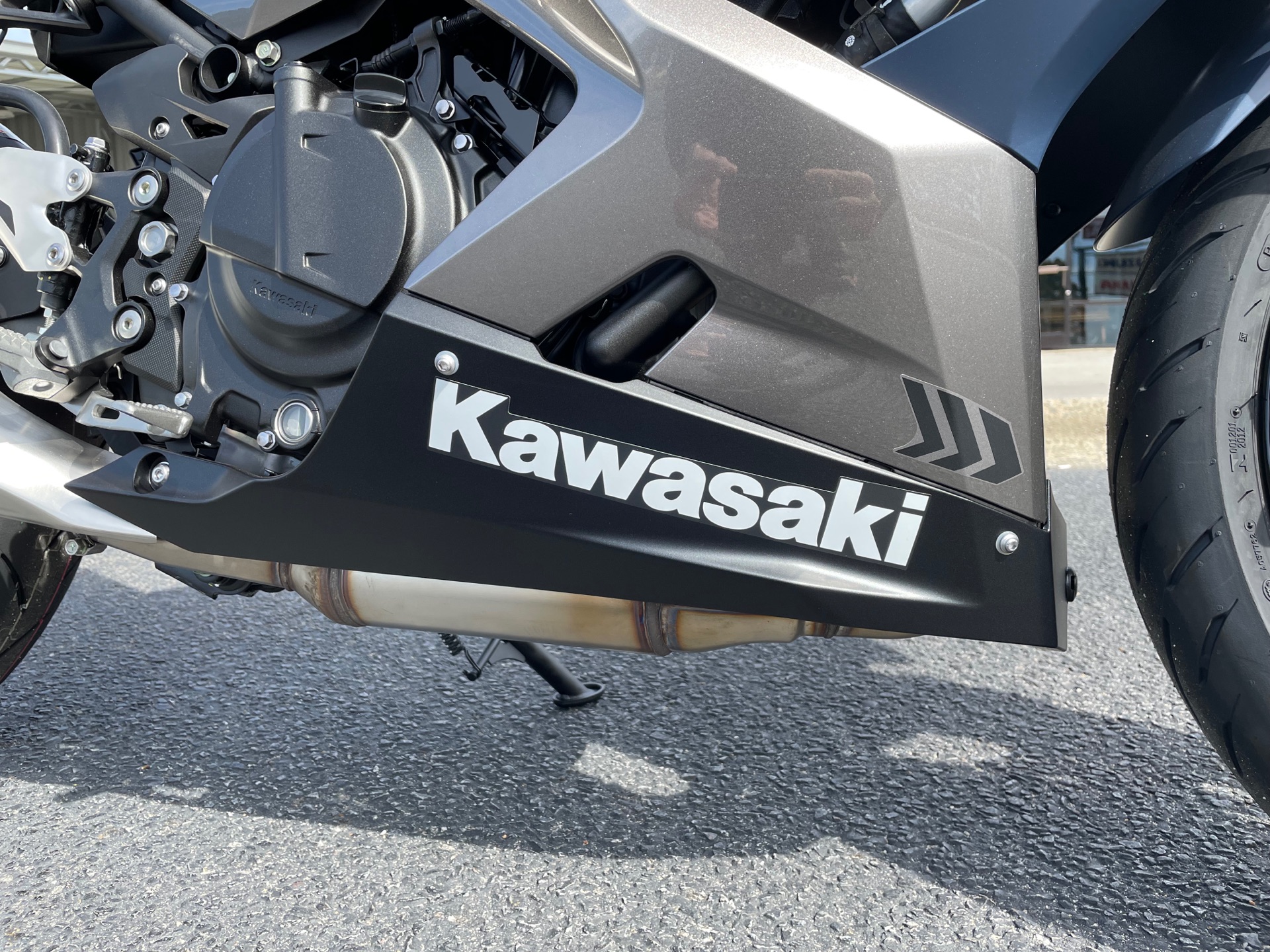 2022 Kawasaki Ninja 400 in Greenville, North Carolina - Photo 16