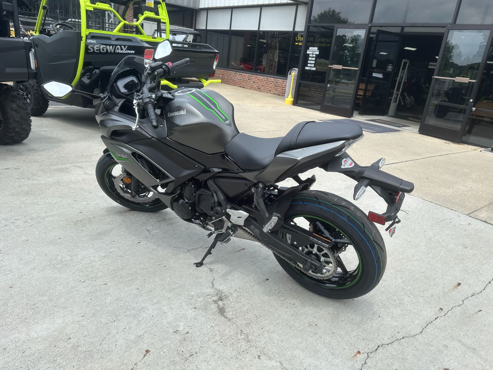 2024 Kawasaki Ninja 650 in Greenville, North Carolina - Photo 18