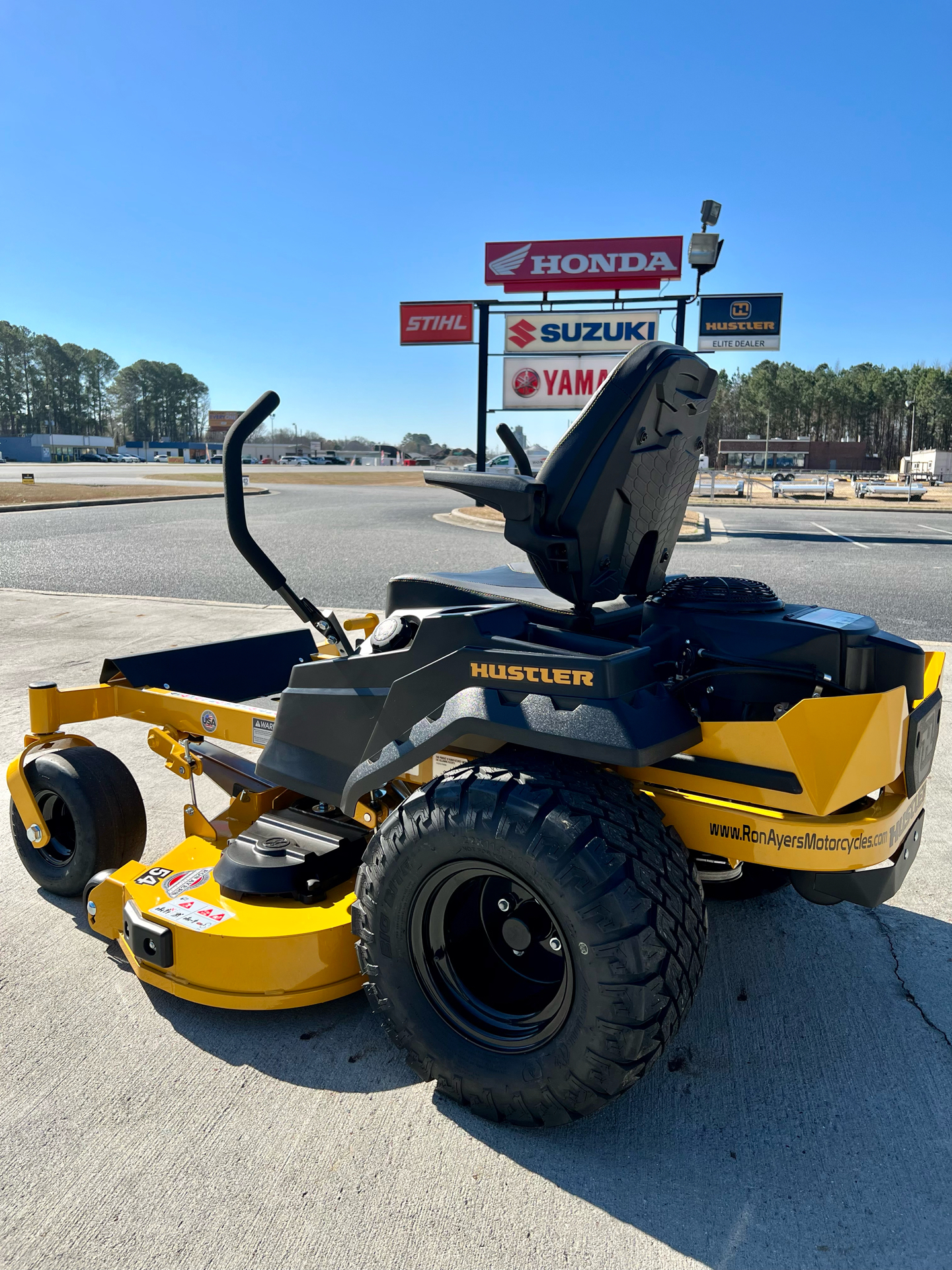 2022 Hustler Turf Equipment Raptor XDX 54 in. Kawasaki FR691 23 hp in Greenville, North Carolina - Photo 2