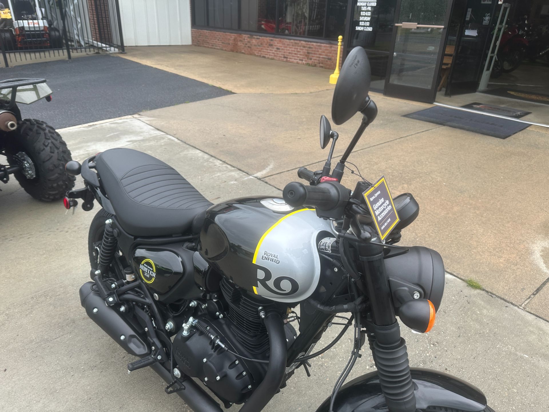 2023 Royal Enfield Hunter 350 in Greenville, North Carolina - Photo 10