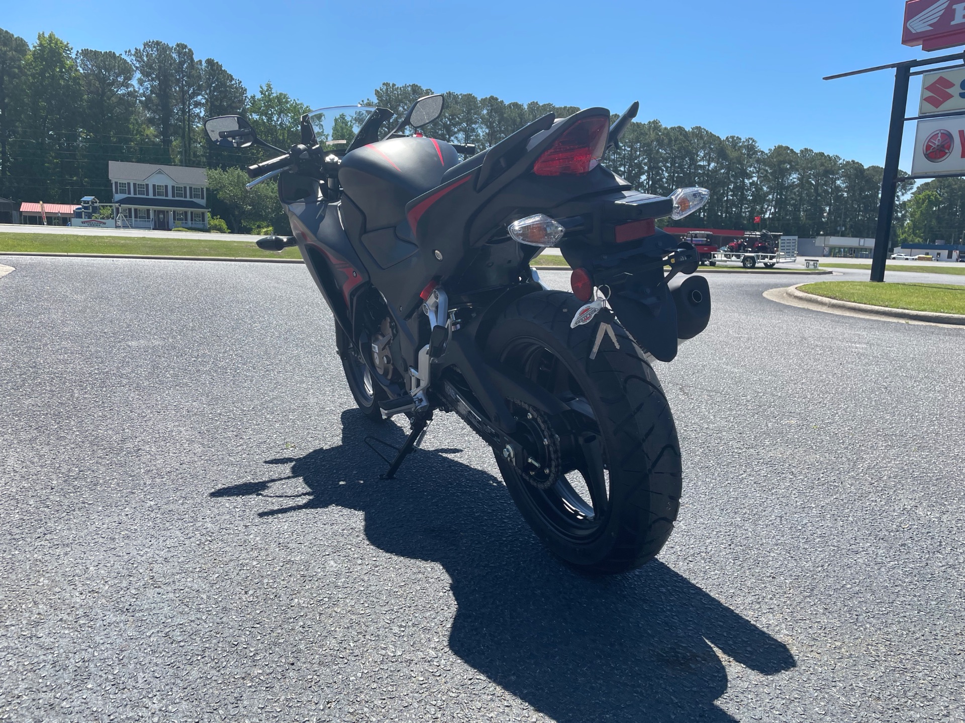 2022 Honda CBR300R in Greenville, North Carolina - Photo 9