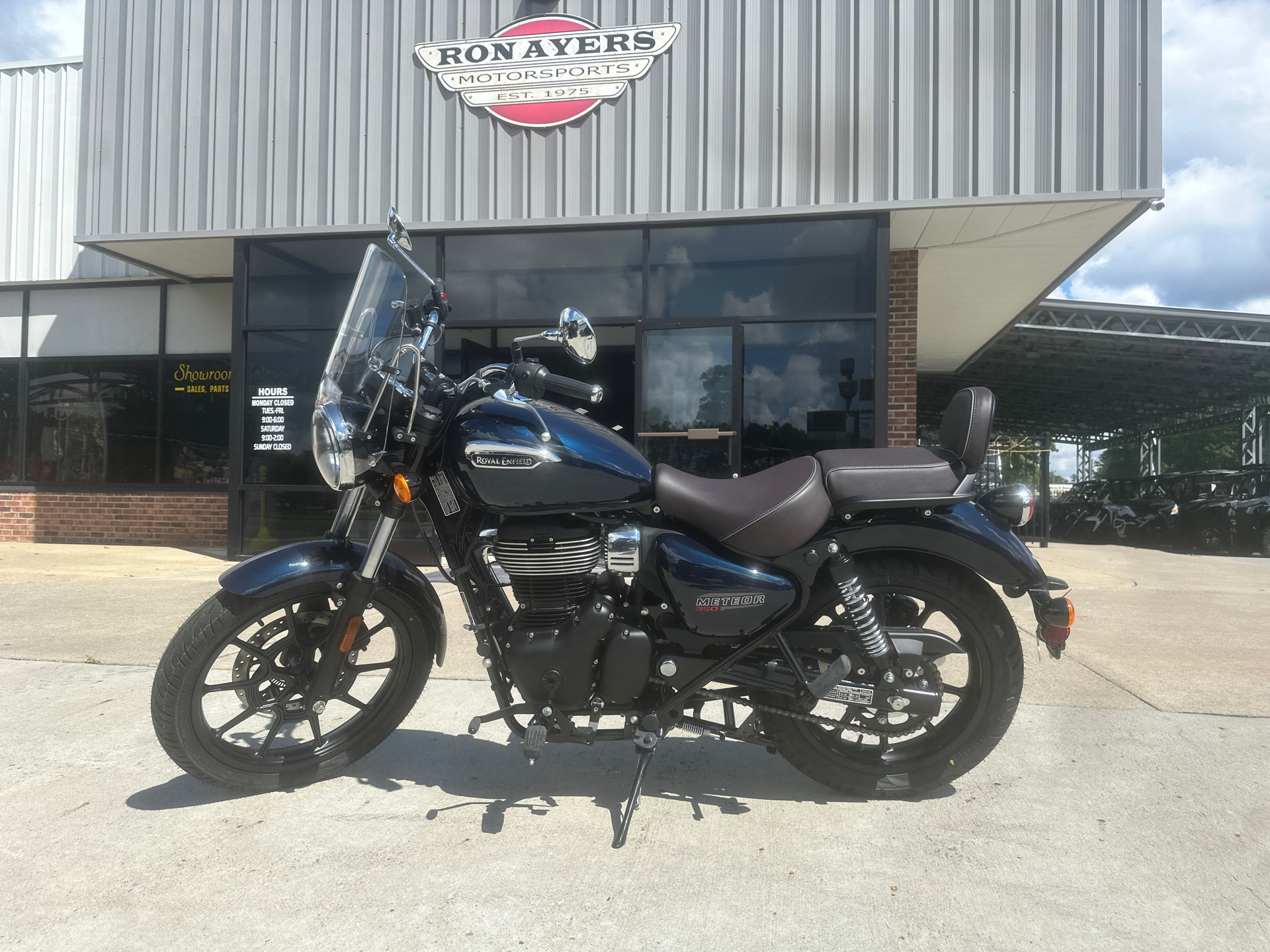 2023 Royal Enfield Meteor 350 in Greenville, North Carolina - Photo 16