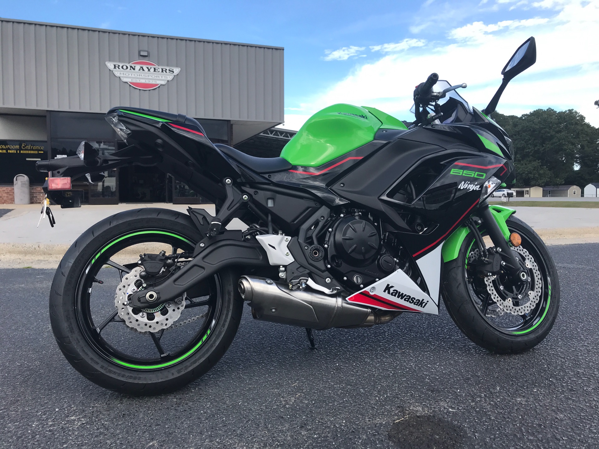 2022 Kawasaki Ninja 650 KRT Edition in Greenville, North Carolina - Photo 12