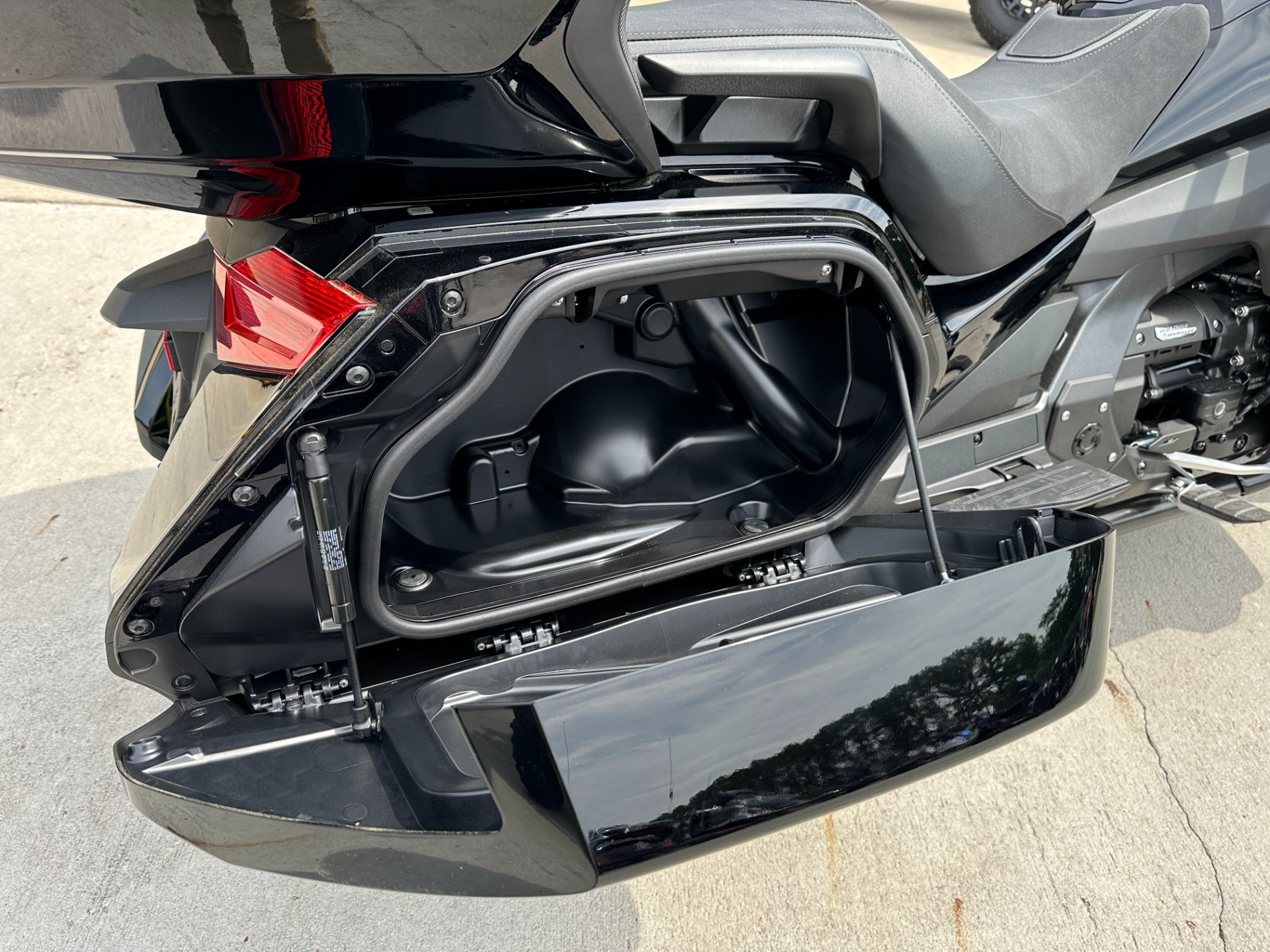 2023 Honda Gold Wing Tour Automatic DCT in Greenville, North Carolina - Photo 13