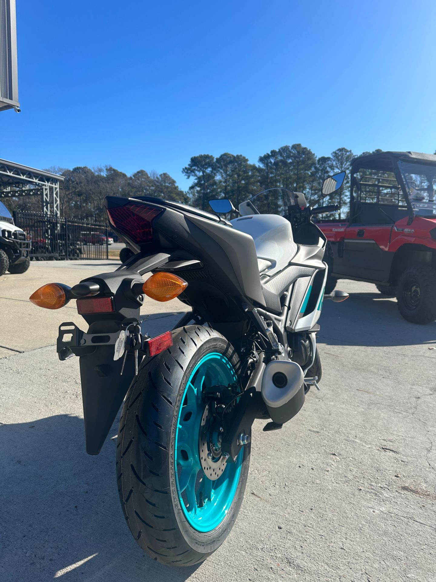 2024 Yamaha YZF-R3 in Greenville, North Carolina - Photo 15