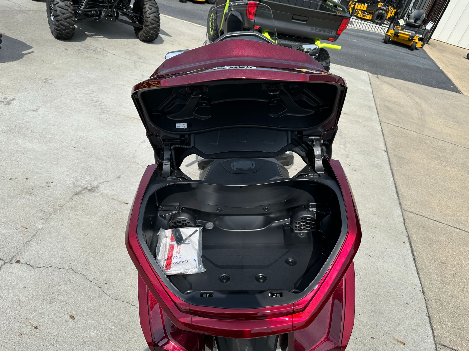 2023 Honda Gold Wing Tour Automatic DCT in Greenville, North Carolina - Photo 24