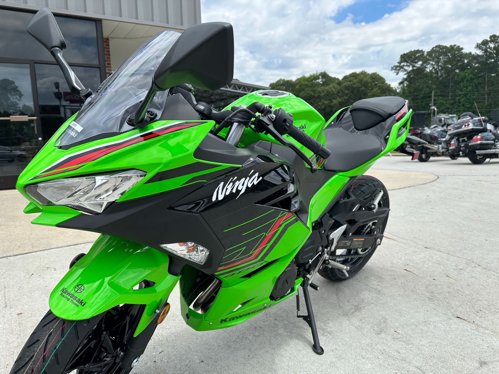 2023 Kawasaki Ninja 400 KRT Edition in Greenville, North Carolina - Photo 20