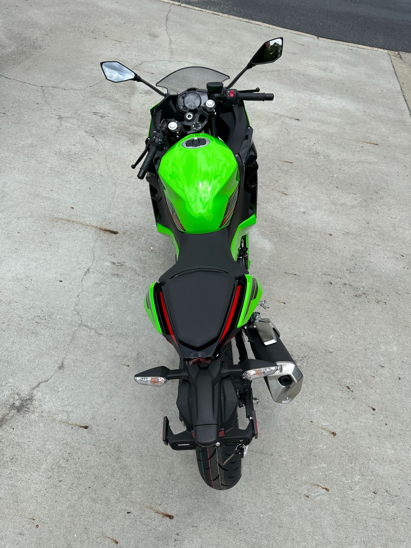 2023 Kawasaki Ninja 400 KRT Edition in Greenville, North Carolina - Photo 28