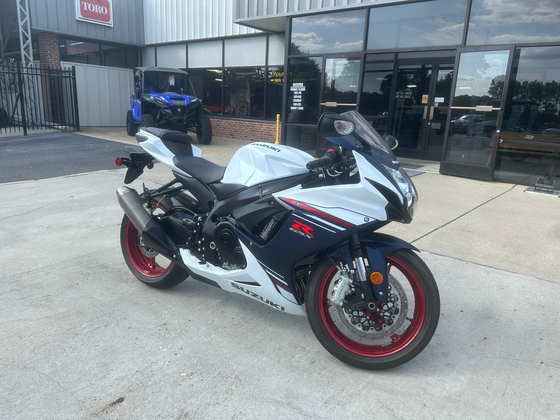 2024 Suzuki GSX-R600 in Greenville, North Carolina - Photo 2