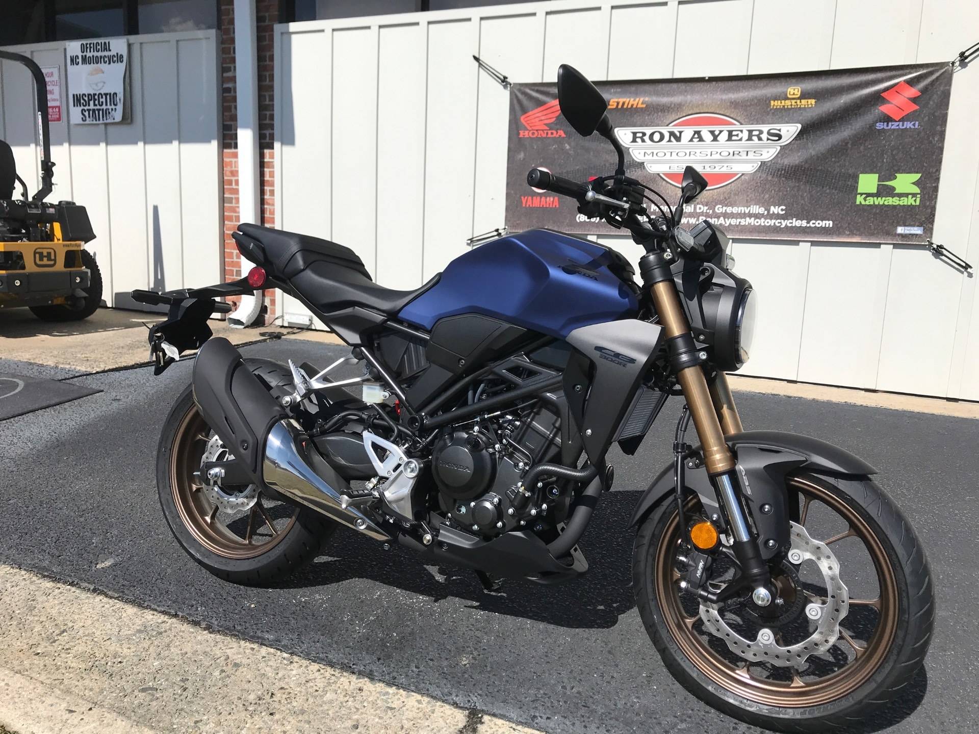 2021 Honda CB300R ABS in Greenville, North Carolina - Photo 2