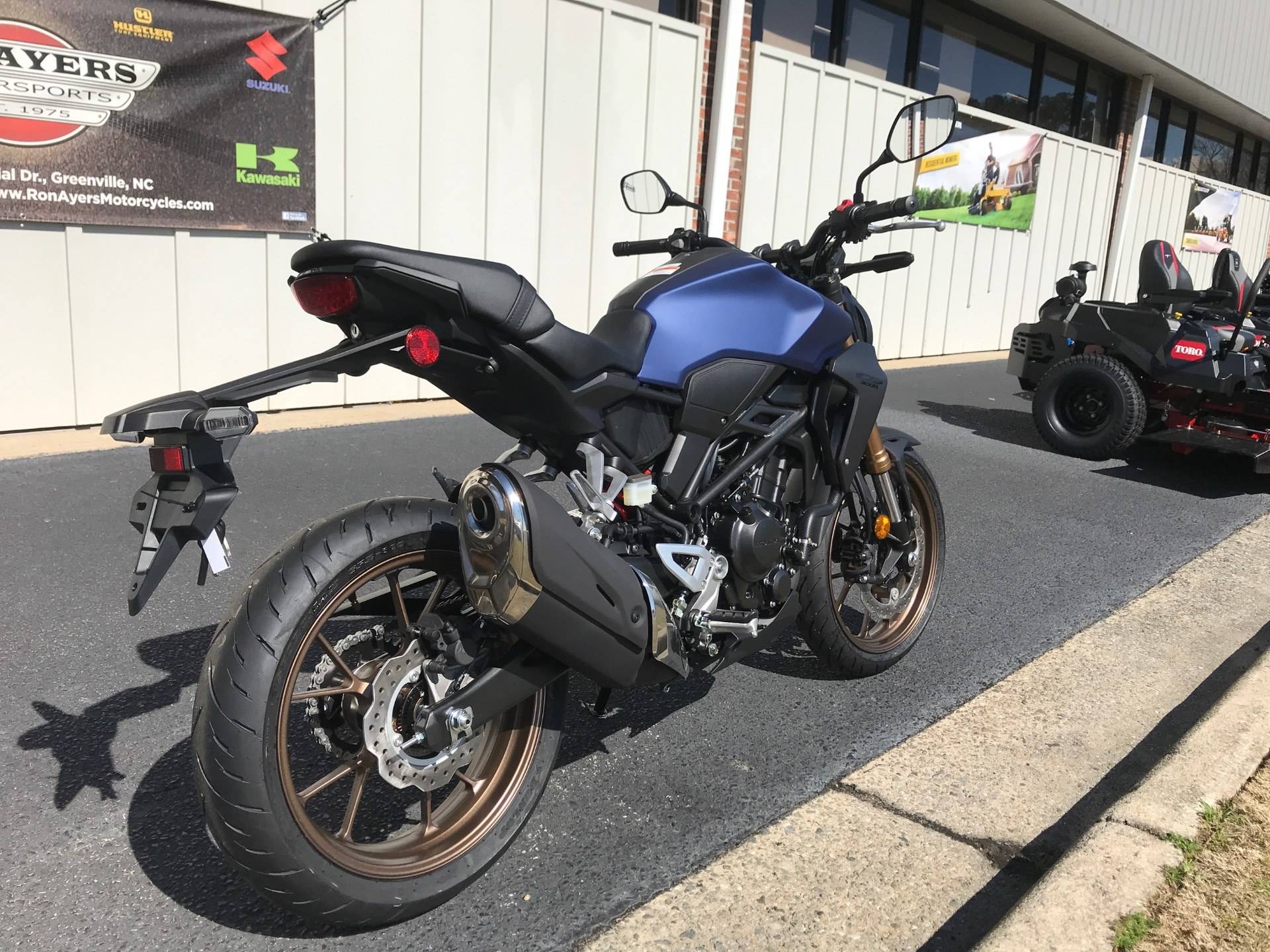 2021 Honda CB300R ABS in Greenville, North Carolina - Photo 11