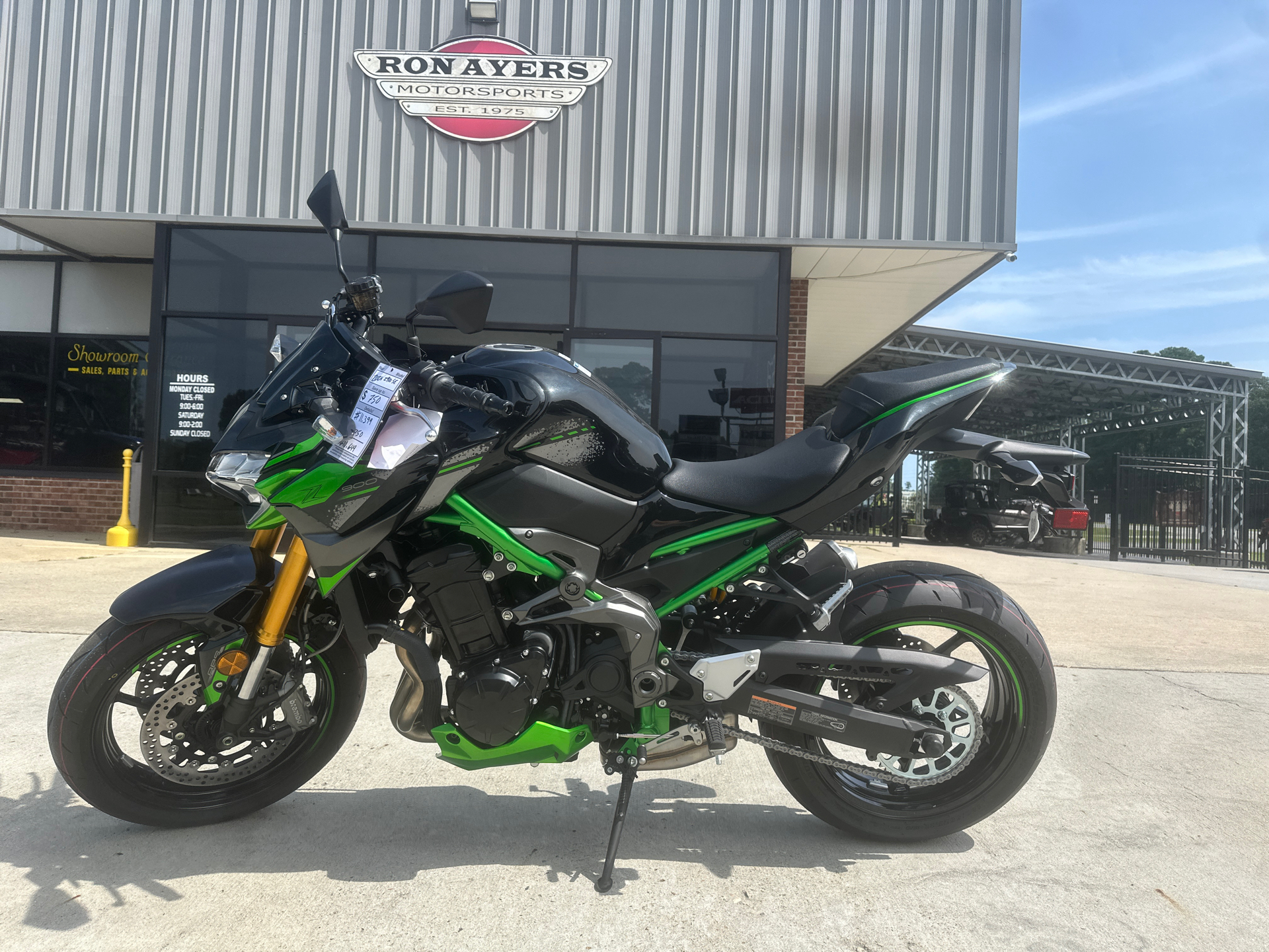 2024 Kawasaki Z900 SE ABS in Greenville, North Carolina - Photo 14