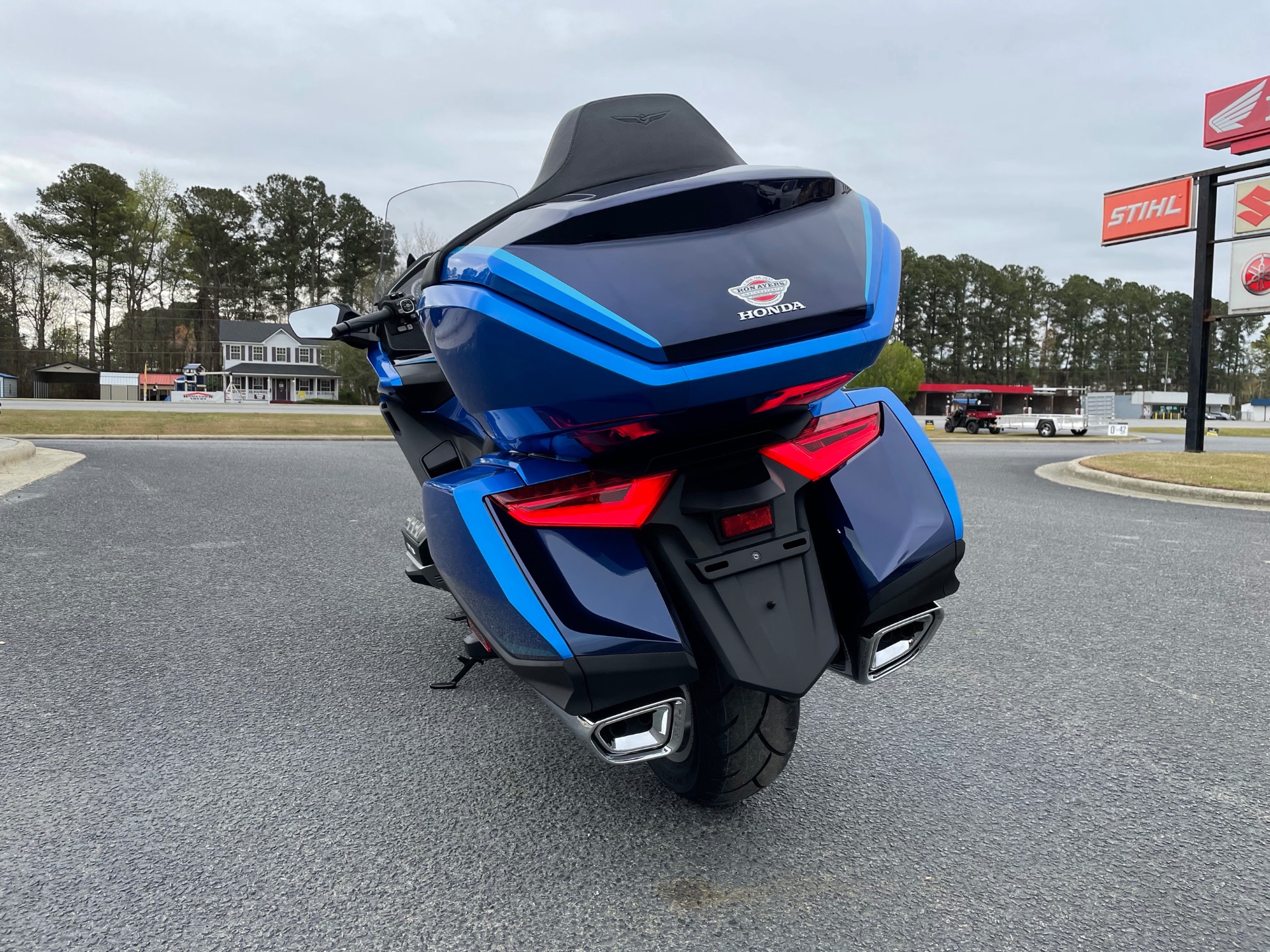 2022 Honda Gold Wing Tour Automatic DCT in Greenville, North Carolina - Photo 9