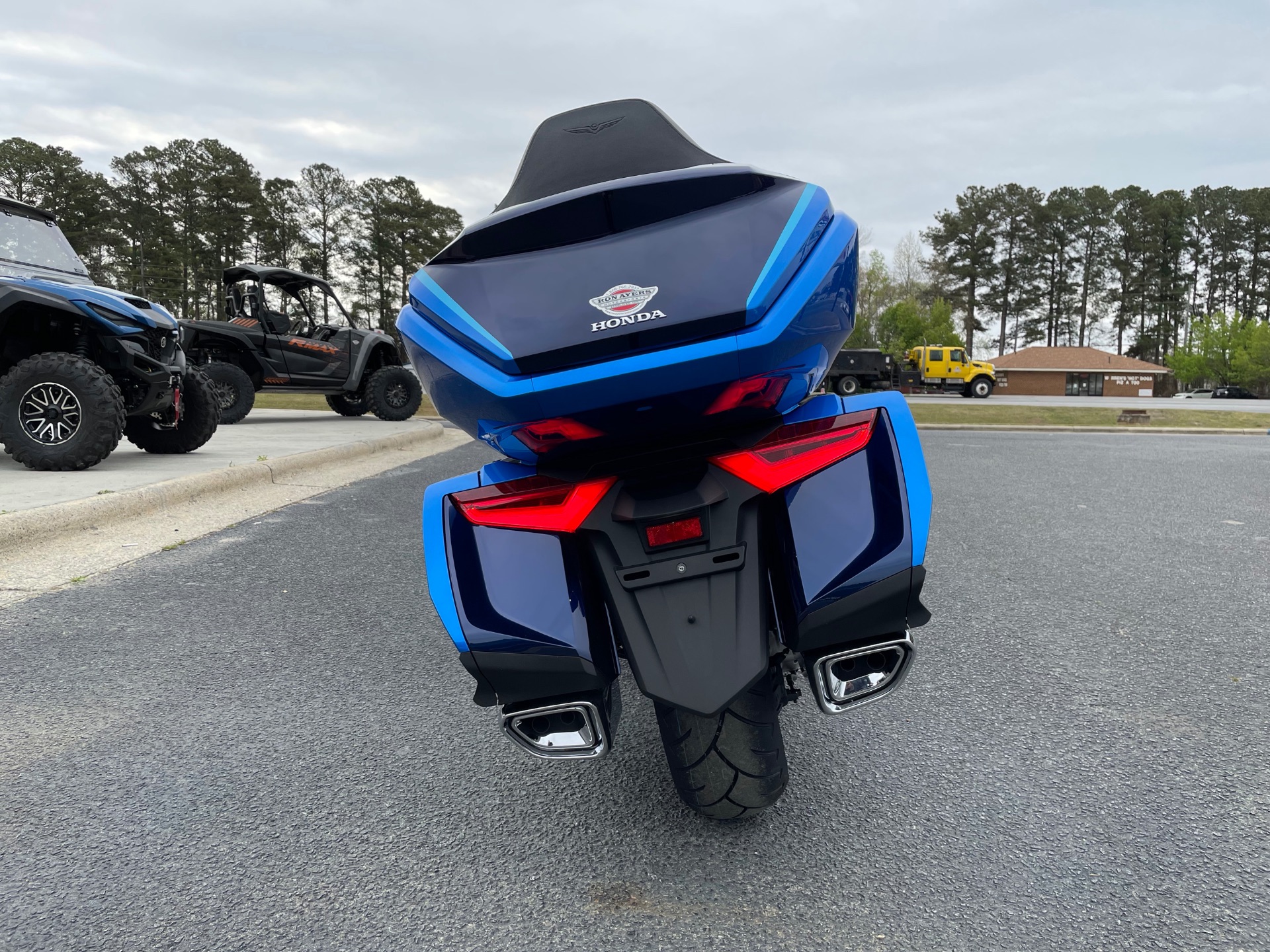 2022 Honda Gold Wing Tour Automatic DCT in Greenville, North Carolina - Photo 10