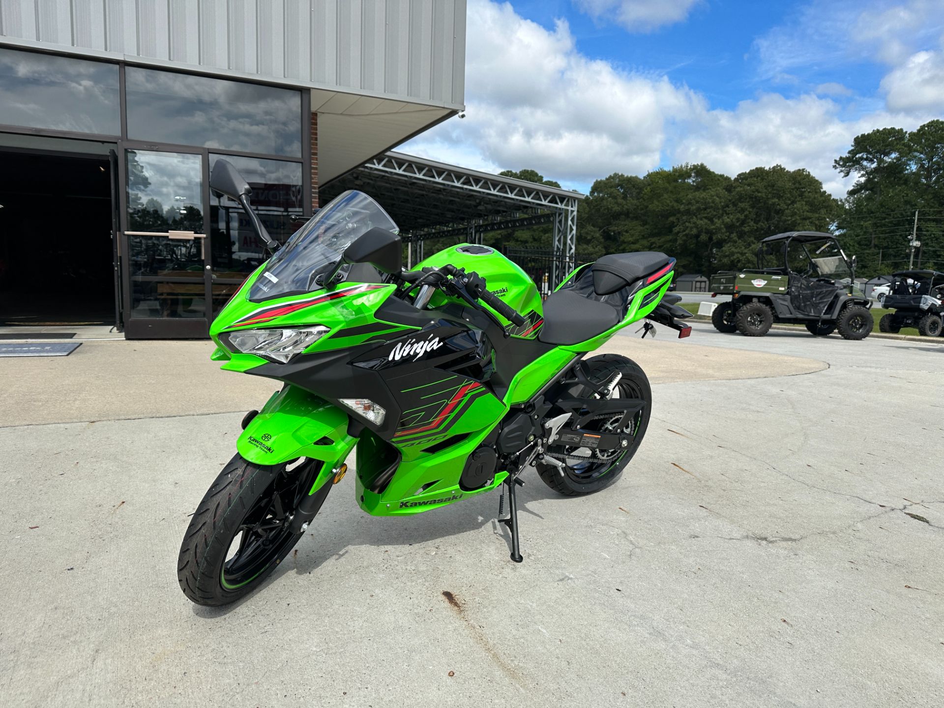 2023 Kawasaki Ninja 400 ABS KRT Edition in Greenville, North Carolina - Photo 17