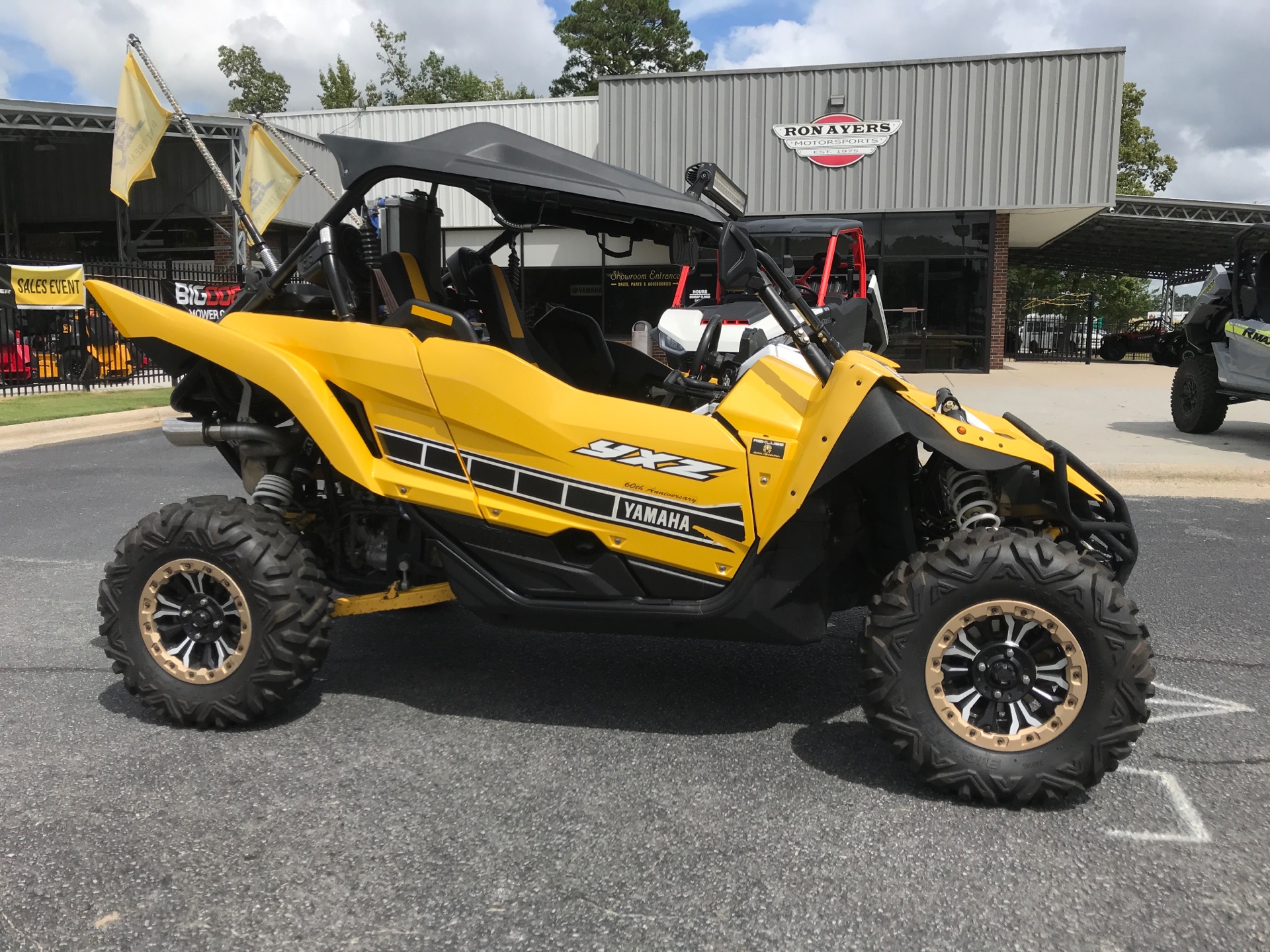 2016 Yamaha YXZ1000R SE in Greenville, North Carolina - Photo 2