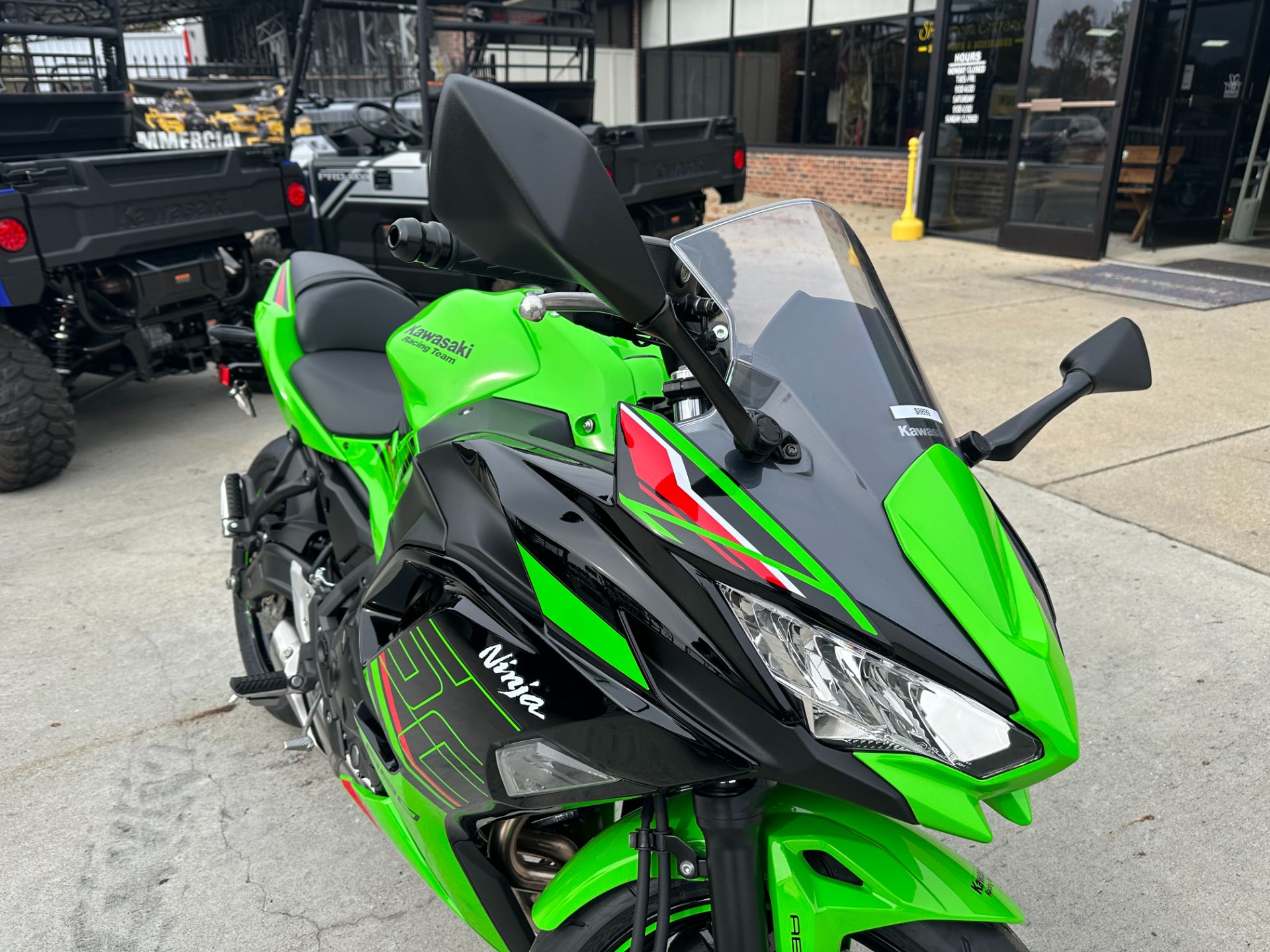 2024 Kawasaki Ninja 650 KRT Edition ABS in Greenville, North Carolina - Photo 10