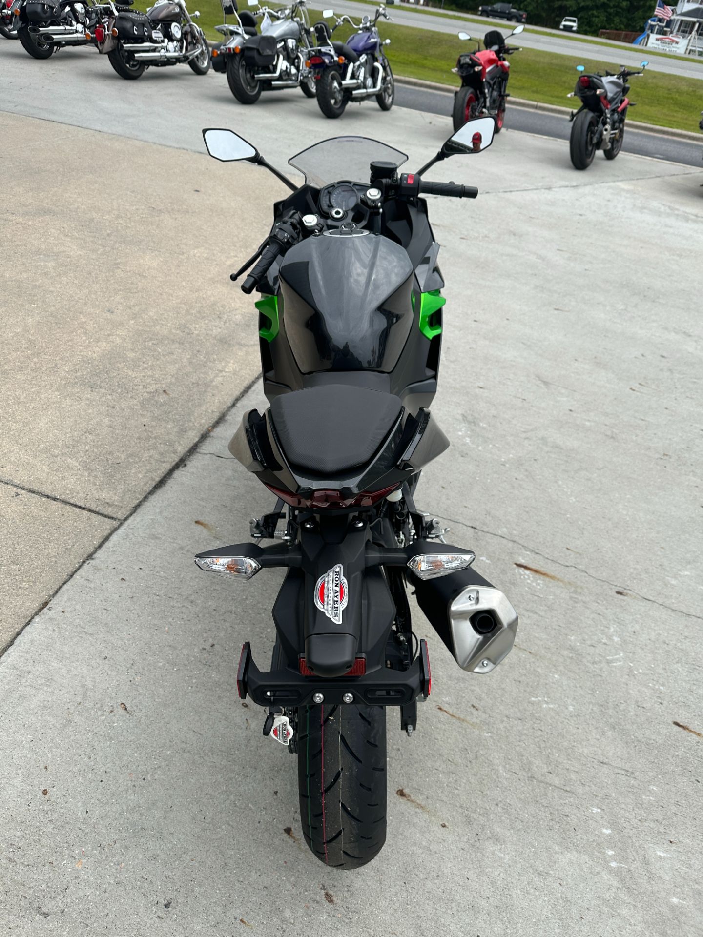 2023 Kawasaki Ninja 400 in Greenville, North Carolina - Photo 5