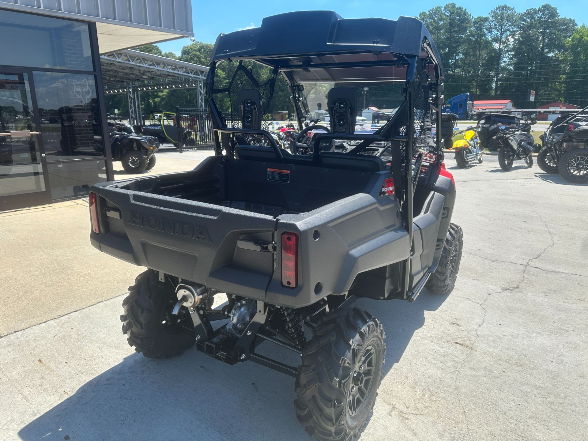 2025 Honda Pioneer 700 Deluxe in Greenville, North Carolina - Photo 9