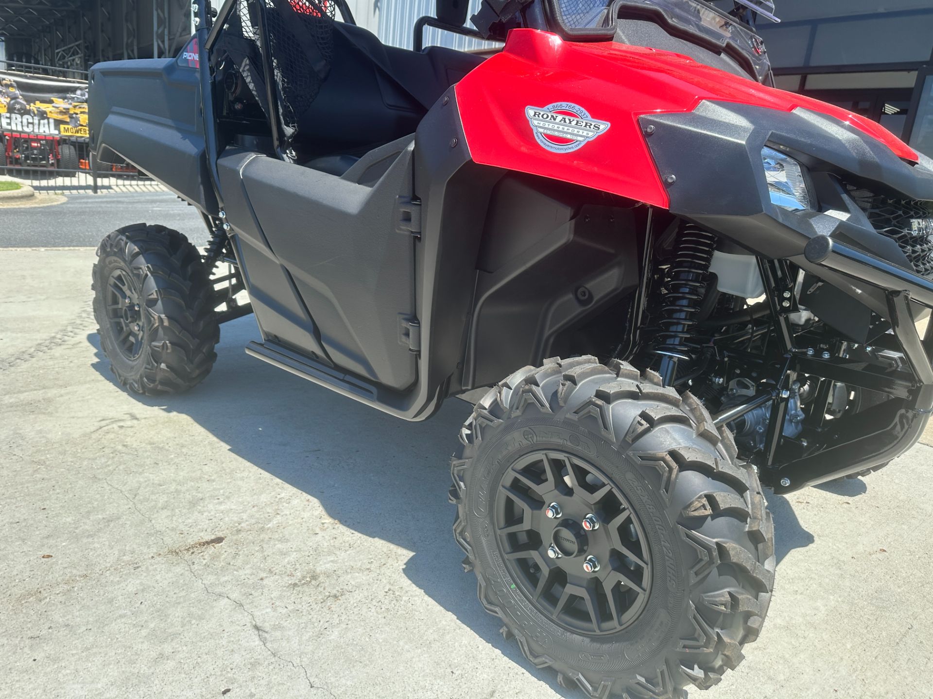 2025 Honda Pioneer 700 Deluxe in Greenville, North Carolina - Photo 15