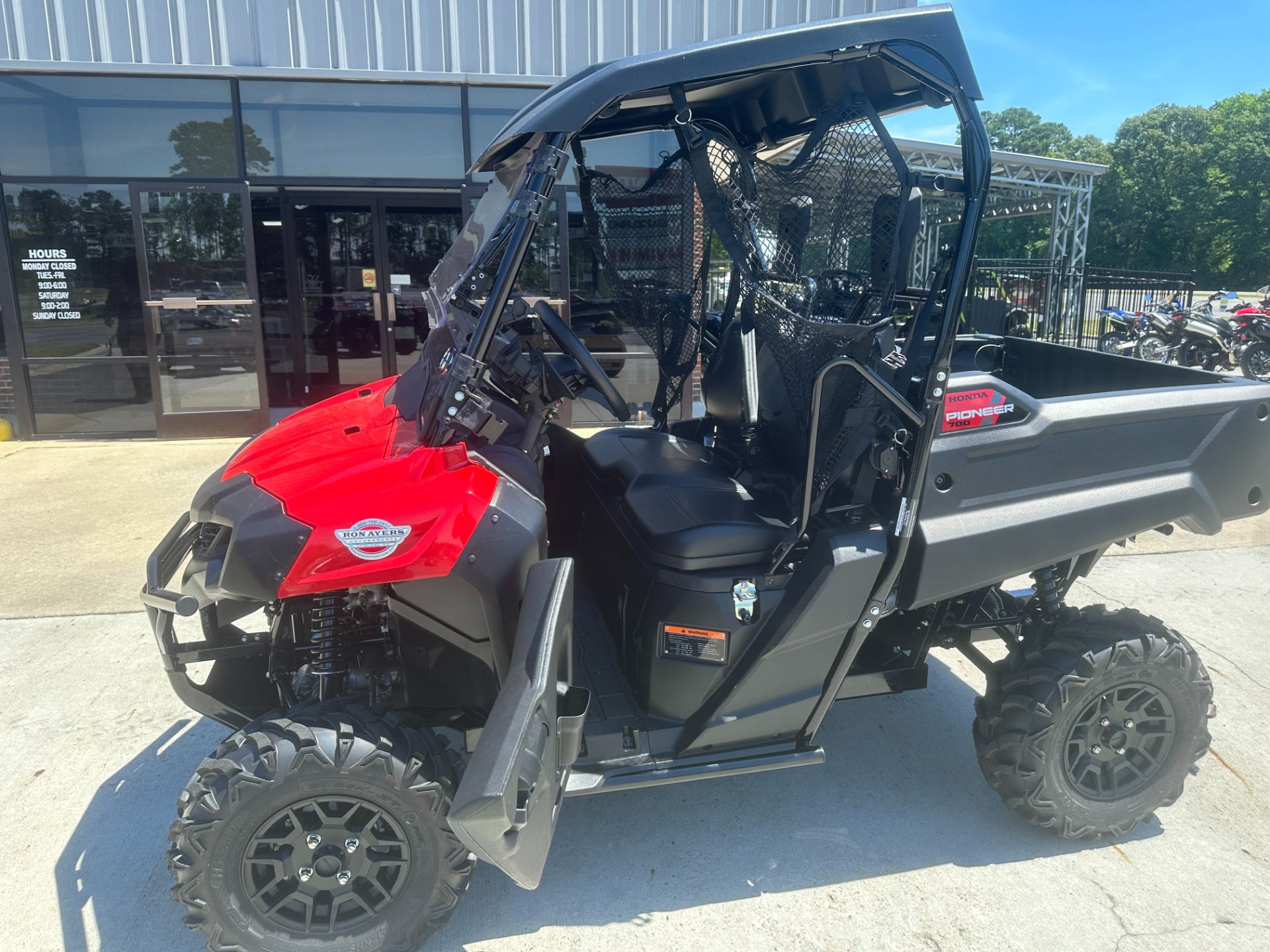 2025 Honda Pioneer 700 Deluxe in Greenville, North Carolina - Photo 42