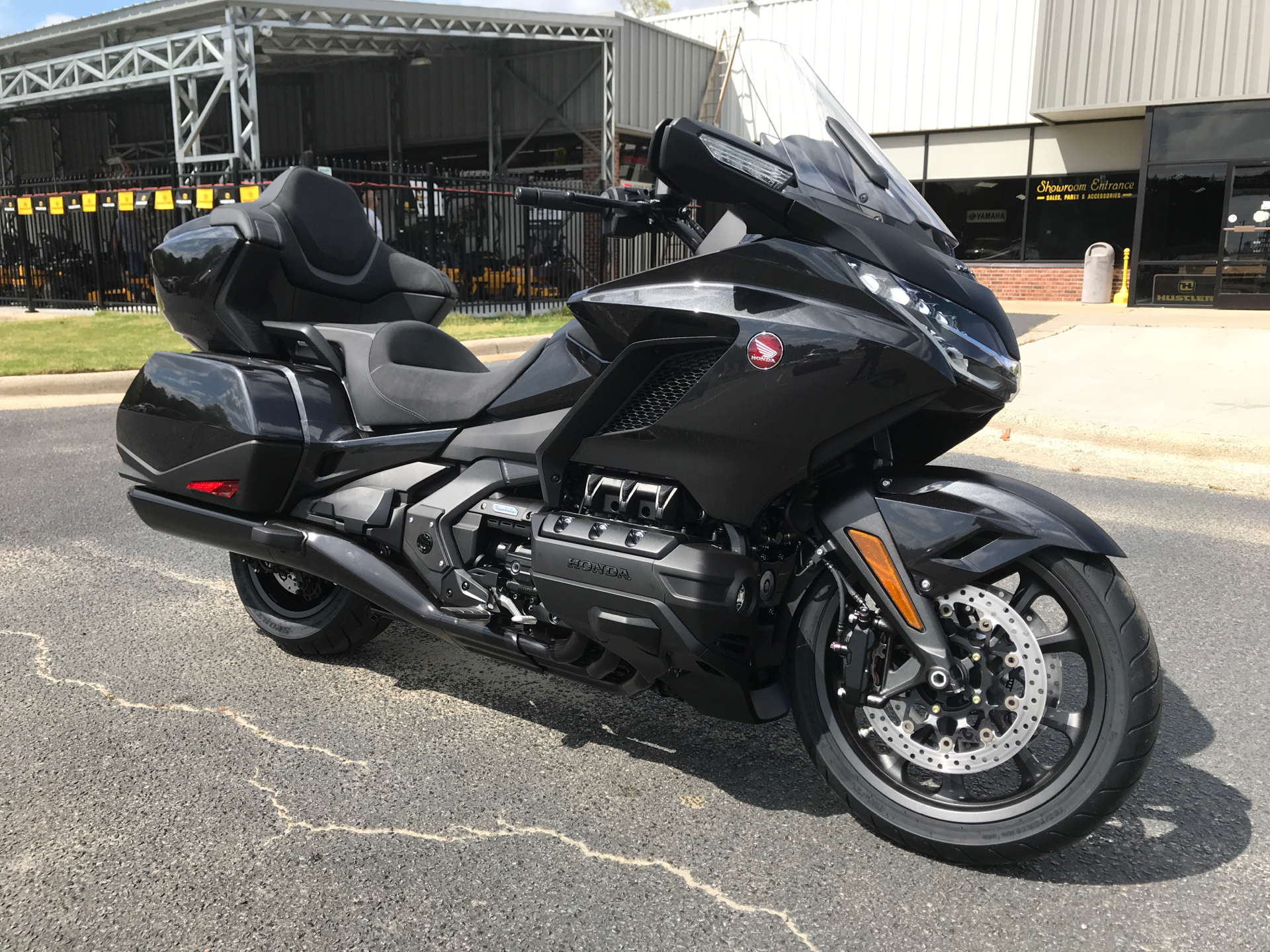 2021 Honda Gold Wing Tour Automatic DCT in Greenville, North Carolina - Photo 2