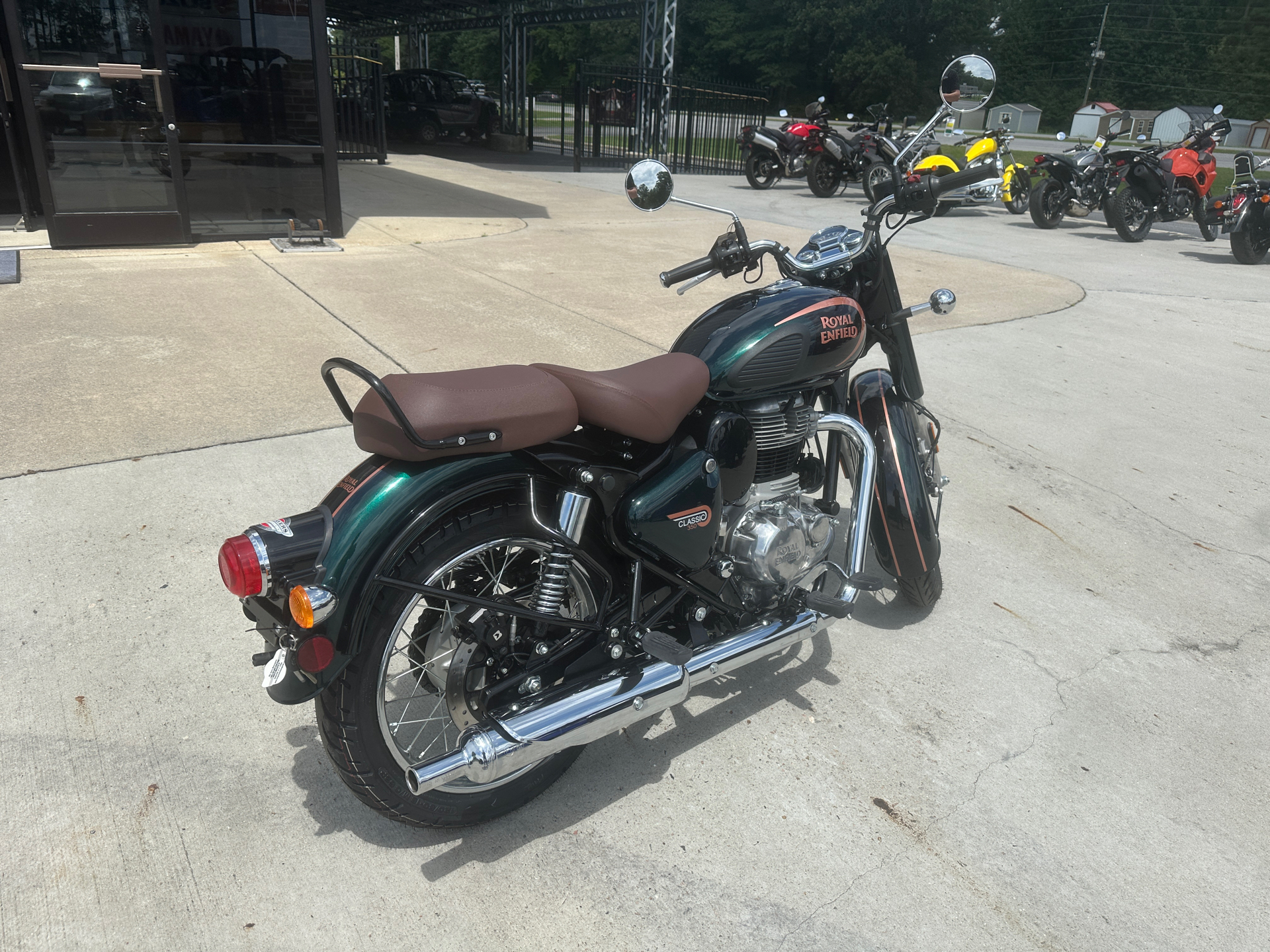 2023 Royal Enfield Classic 350 in Greenville, North Carolina - Photo 3