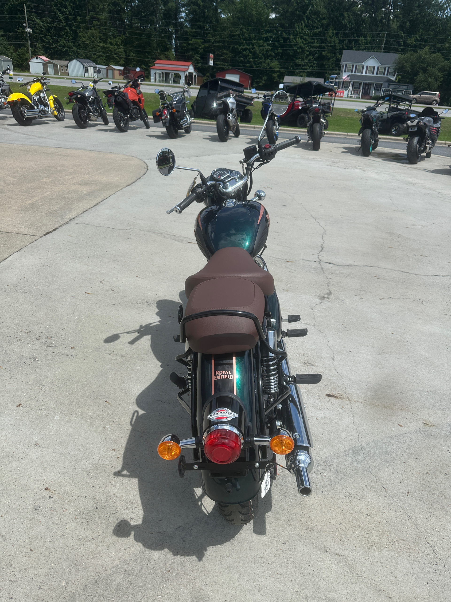 2023 Royal Enfield Classic 350 in Greenville, North Carolina - Photo 5