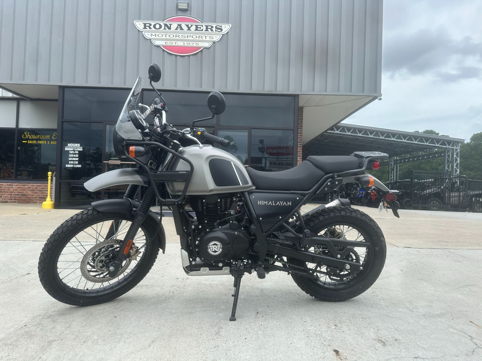 2023 Royal Enfield Himalayan in Greenville, North Carolina - Photo 16