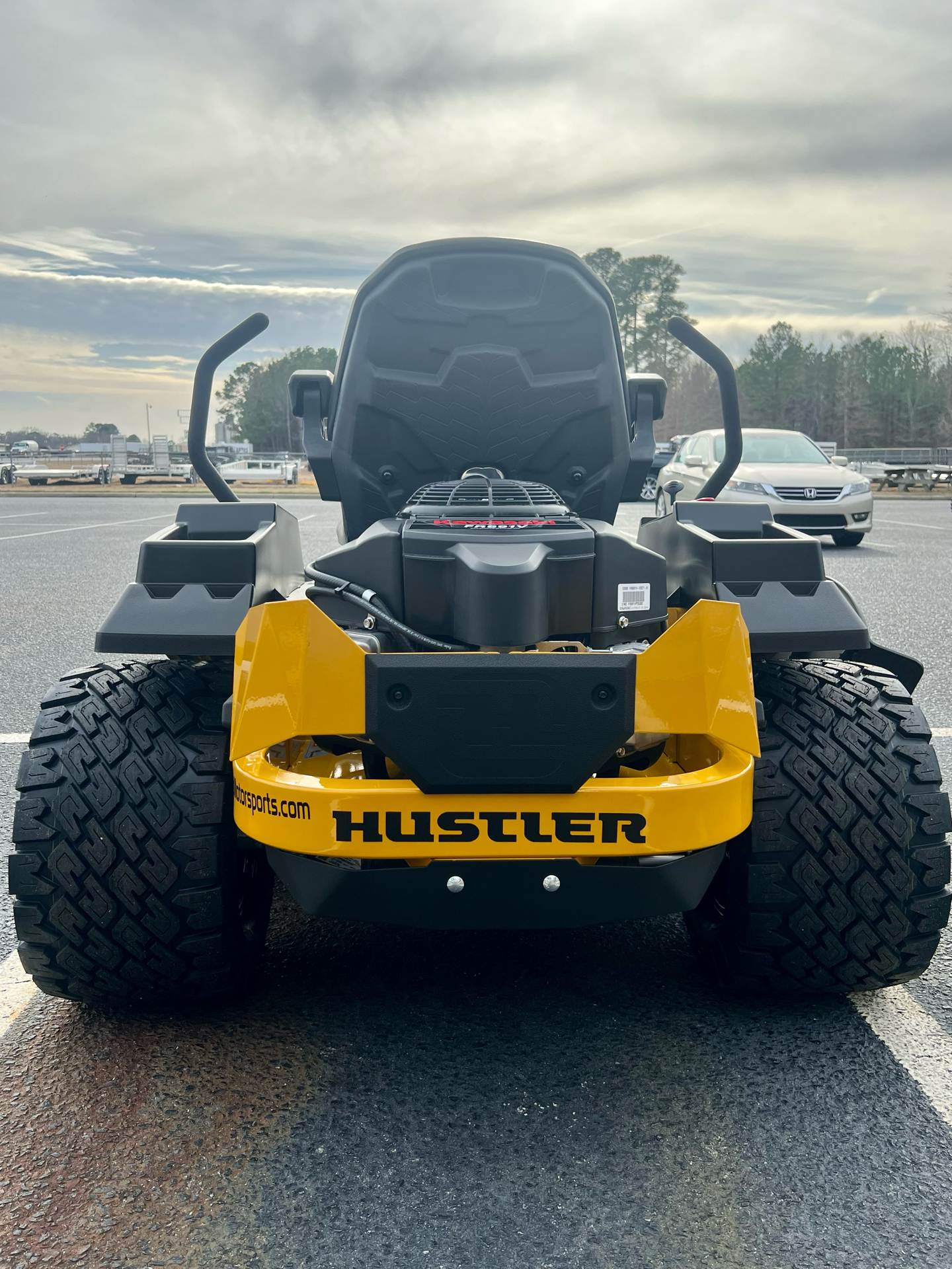 2023 Hustler Turf Equipment Raptor XD 54 in. Kawasaki FR691 23 hp in Greenville, North Carolina - Photo 12