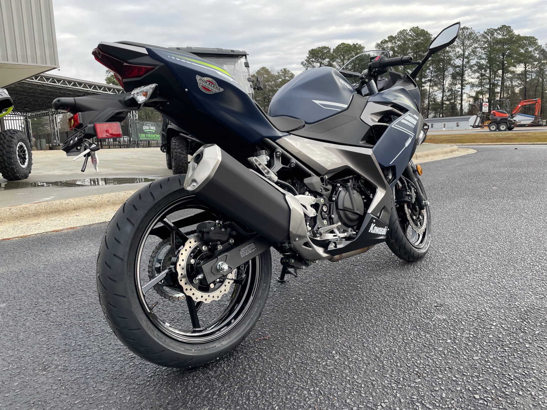 2022 Kawasaki Ninja 400 ABS in Greenville, North Carolina - Photo 11
