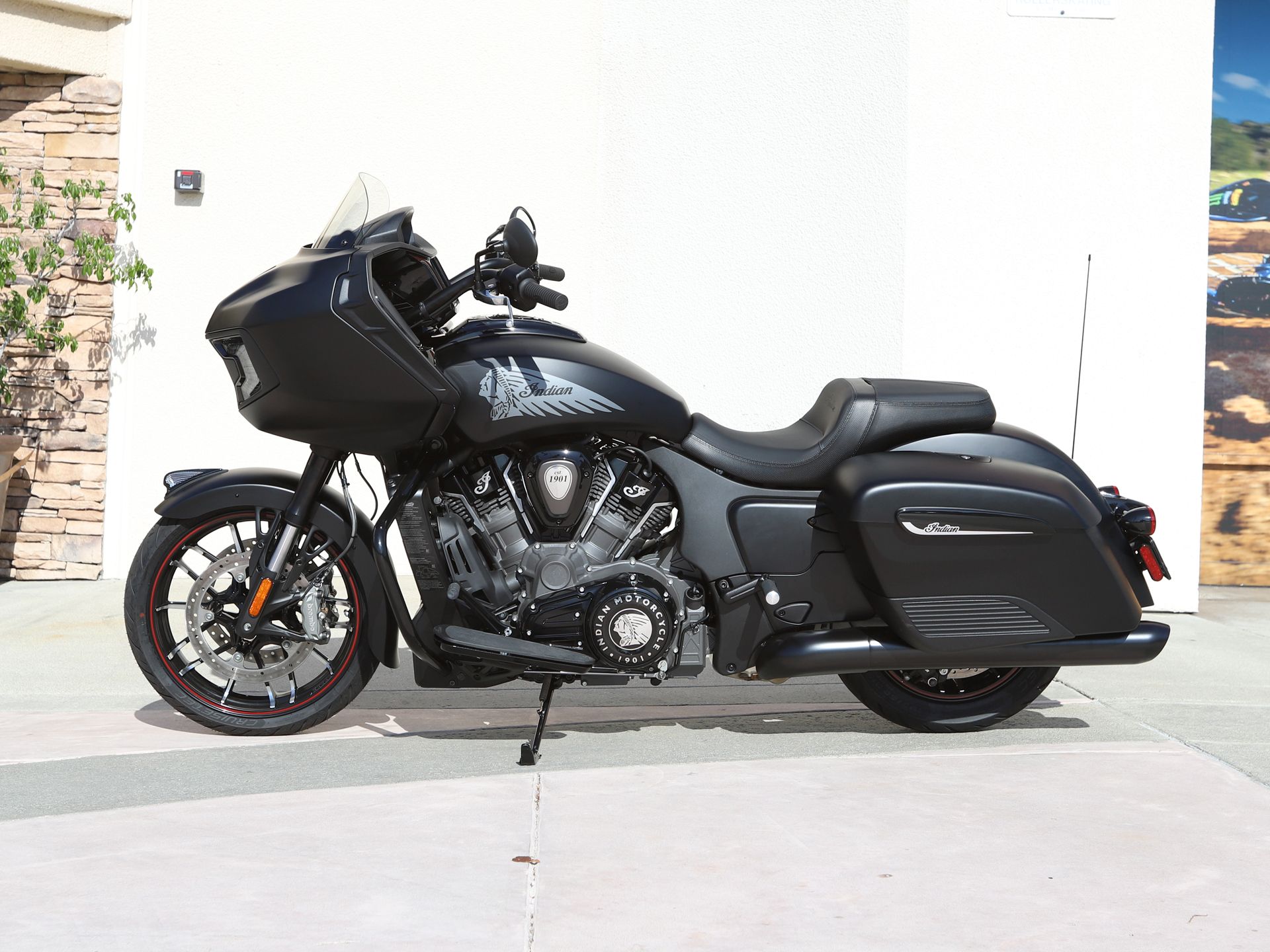 2022 Indian Motorcycle Challenger® Dark Horse® in EL Cajon, California - Photo 6