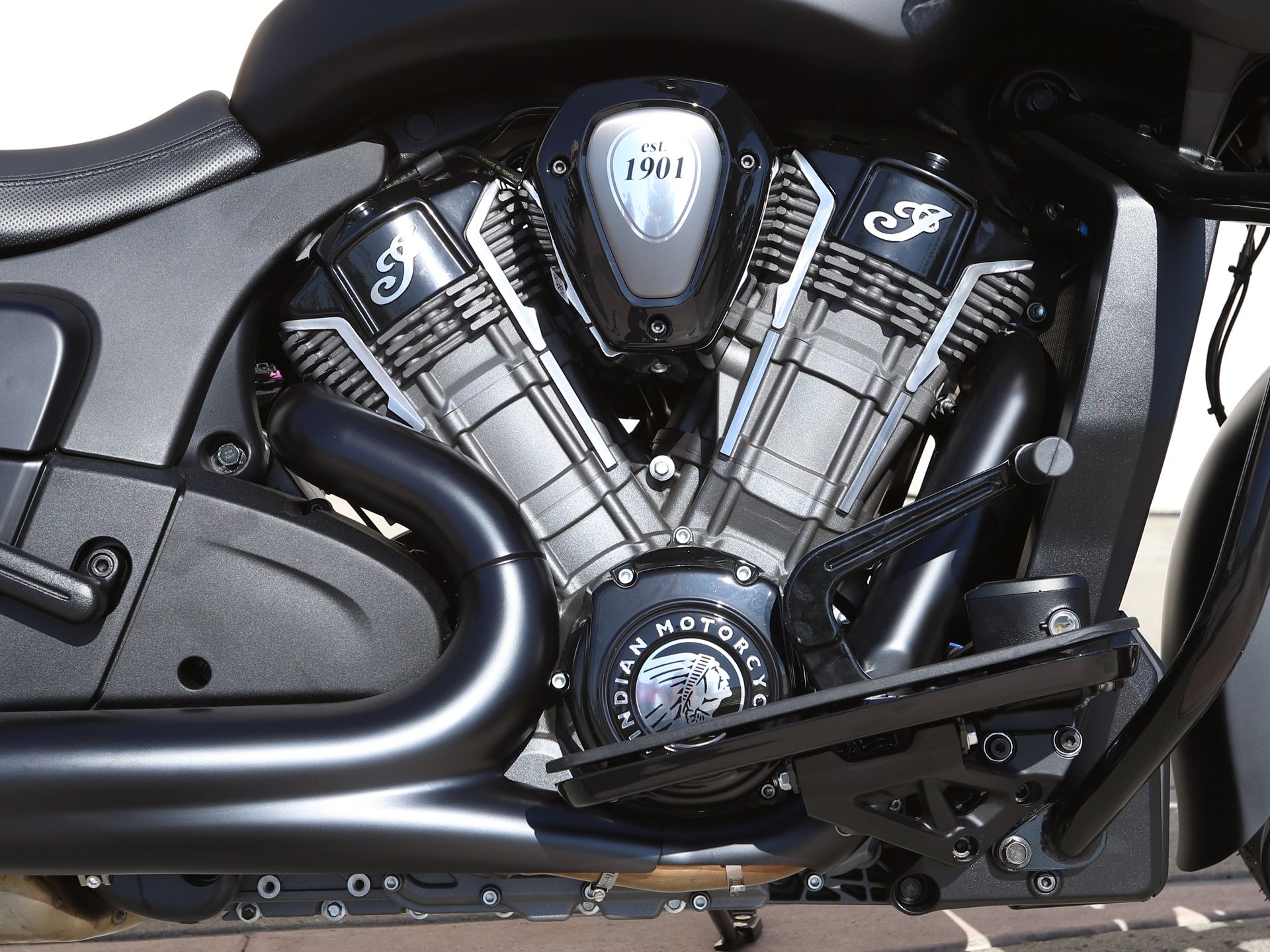 2022 Indian Motorcycle Challenger® Dark Horse® in EL Cajon, California - Photo 11