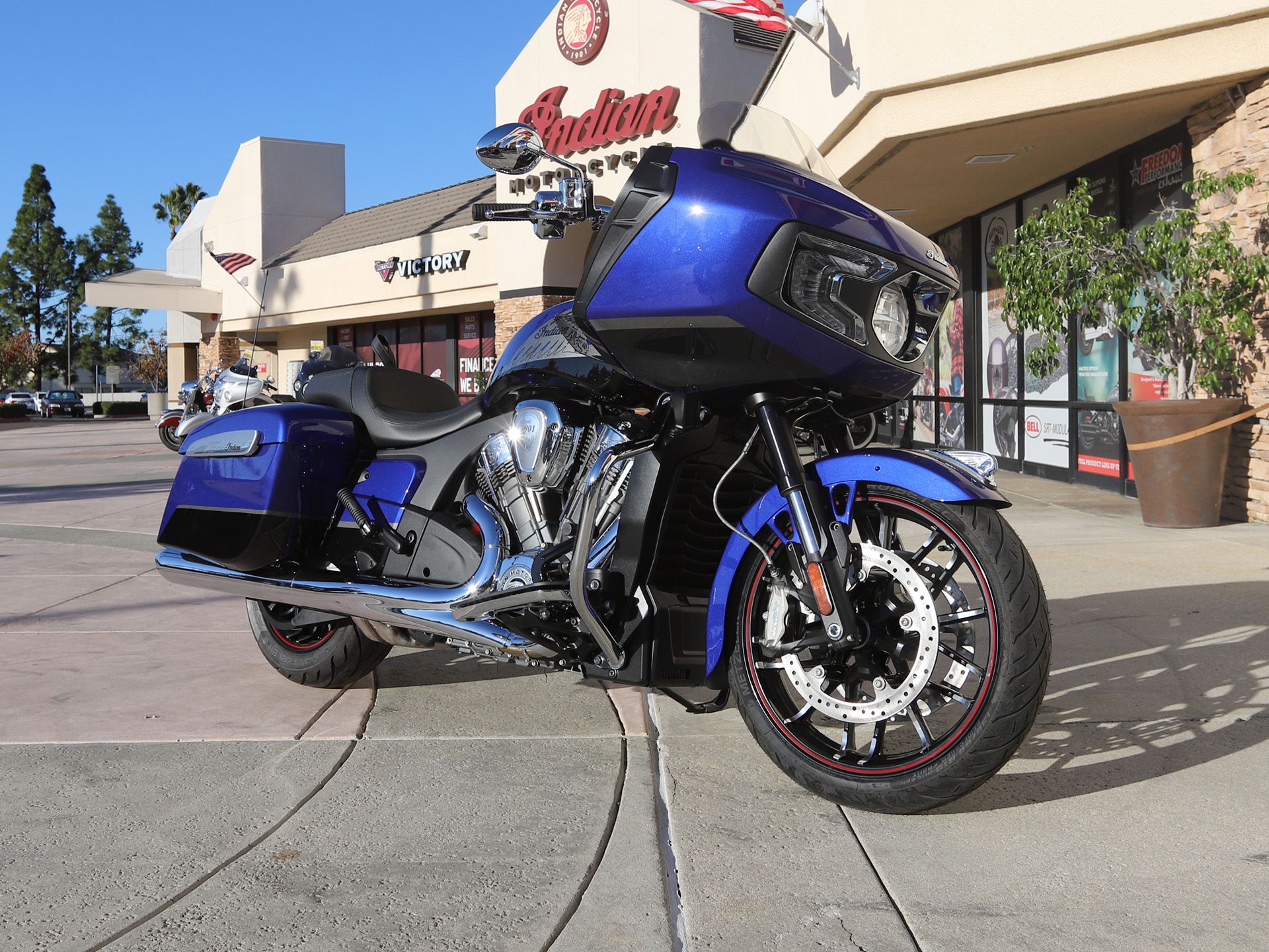 2022 Indian Motorcycle Challenger® Limited in EL Cajon, California - Photo 2