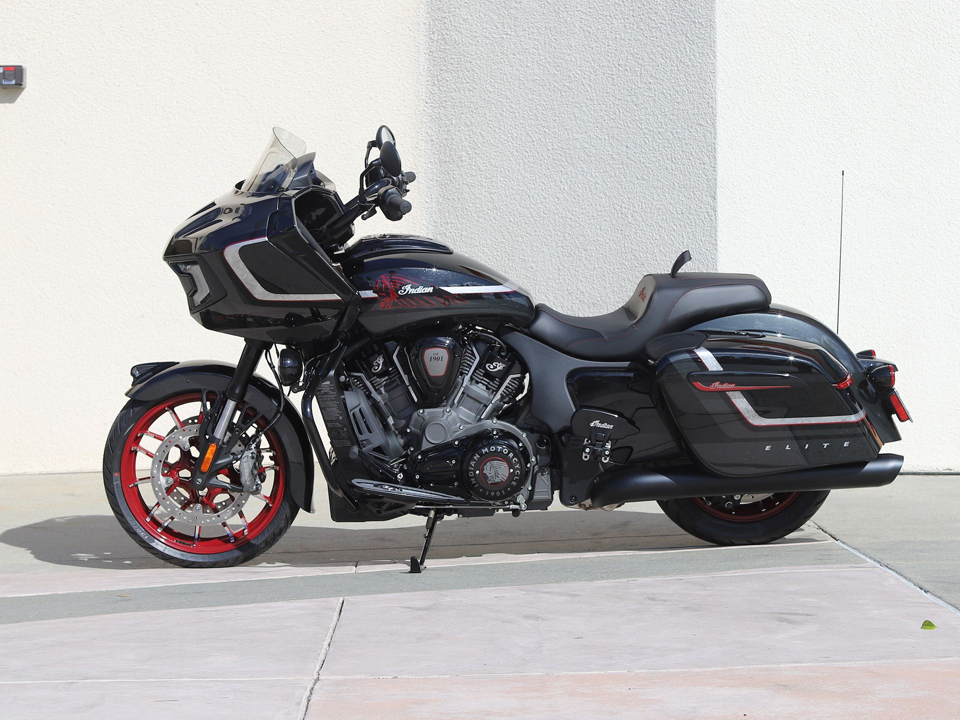2024 Indian Motorcycle Challenger® Elite in EL Cajon, California - Photo 6