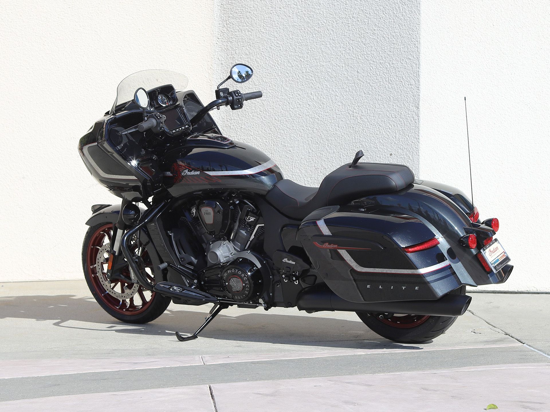 2024 Indian Motorcycle Challenger® Elite in EL Cajon, California - Photo 7