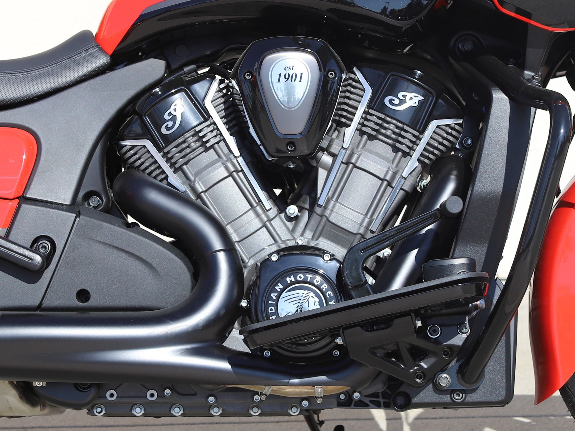 2023 Indian Motorcycle Challenger® Dark Horse® in EL Cajon, California - Photo 10