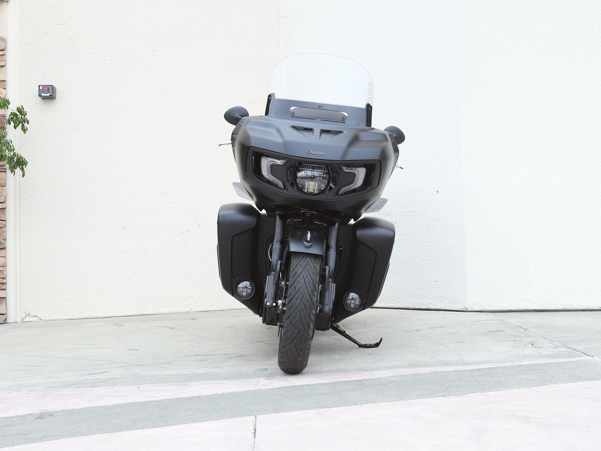 2023 Indian Motorcycle Pursuit® Dark Horse® with Premium Package in EL Cajon, California - Photo 3