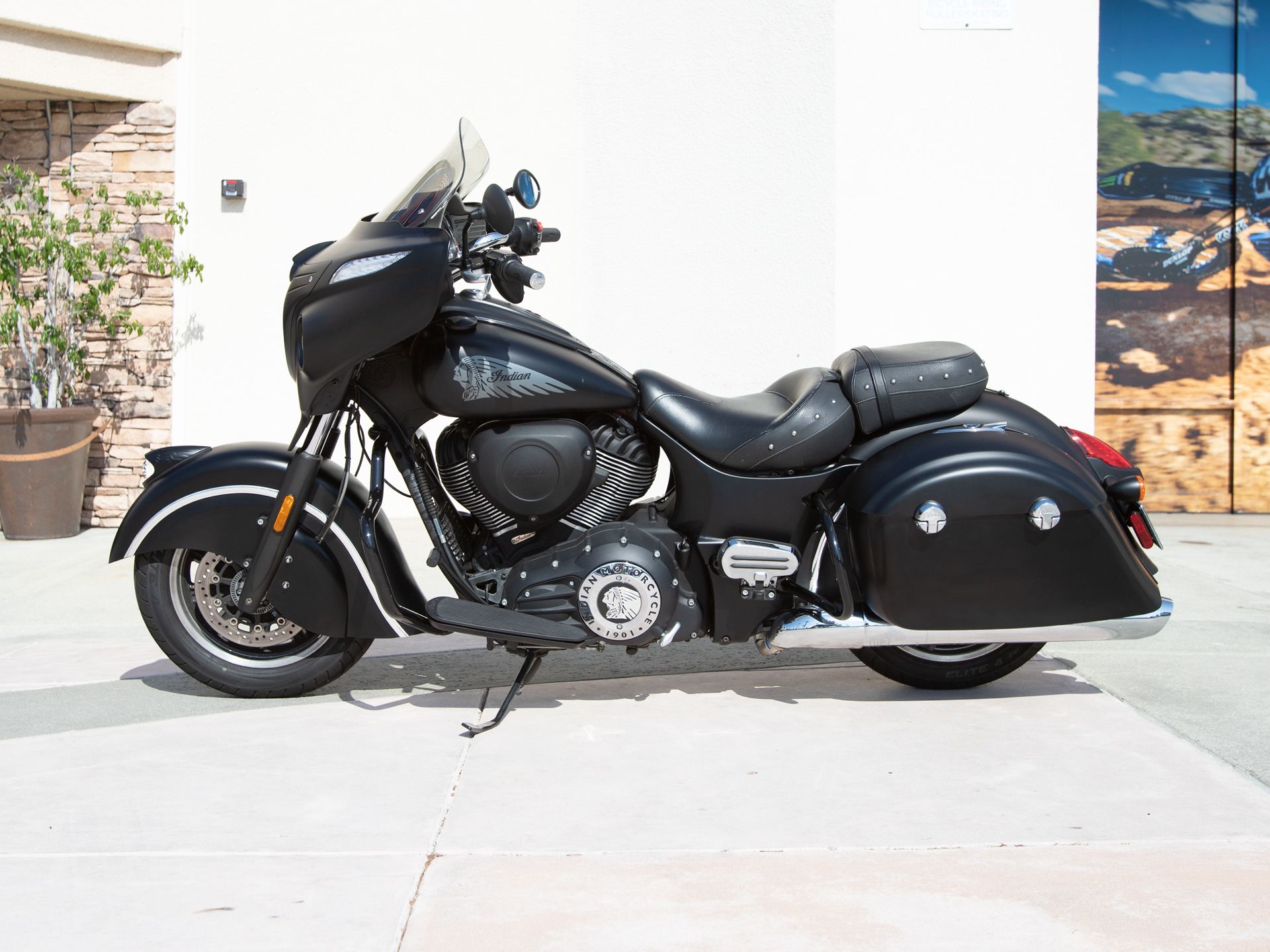 2017 Indian Motorcycle Chieftain Dark Horse® in EL Cajon, California - Photo 6