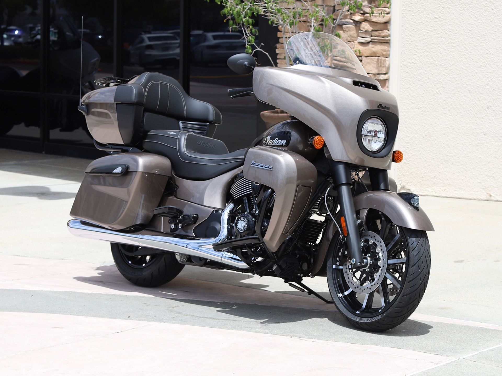 2022 Indian Roadmaster® Dark Horse® in EL Cajon, California - Photo 2