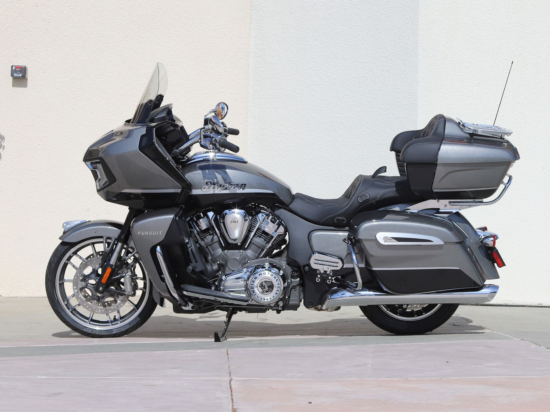 2024 Indian Motorcycle Pursuit® Limited® with PowerBand Audio Package in EL Cajon, California - Photo 5