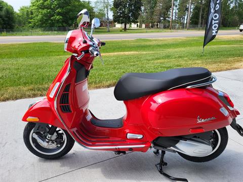 2024 Vespa GTS Super 300 in Forest Lake, Minnesota - Photo 5