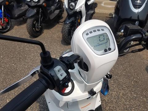 2022 SYM Mio 49cc Scooter in Forest Lake, Minnesota - Photo 12