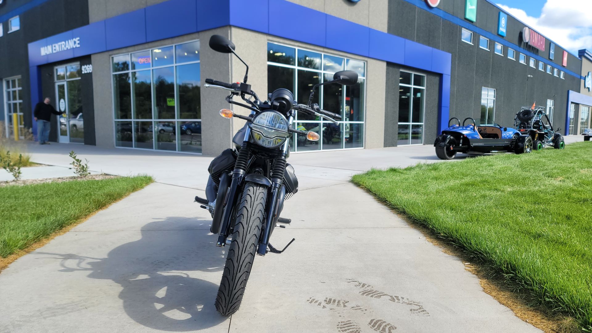 2022 Moto Guzzi V7 Stone E5 in Columbus, Minnesota - Photo 6