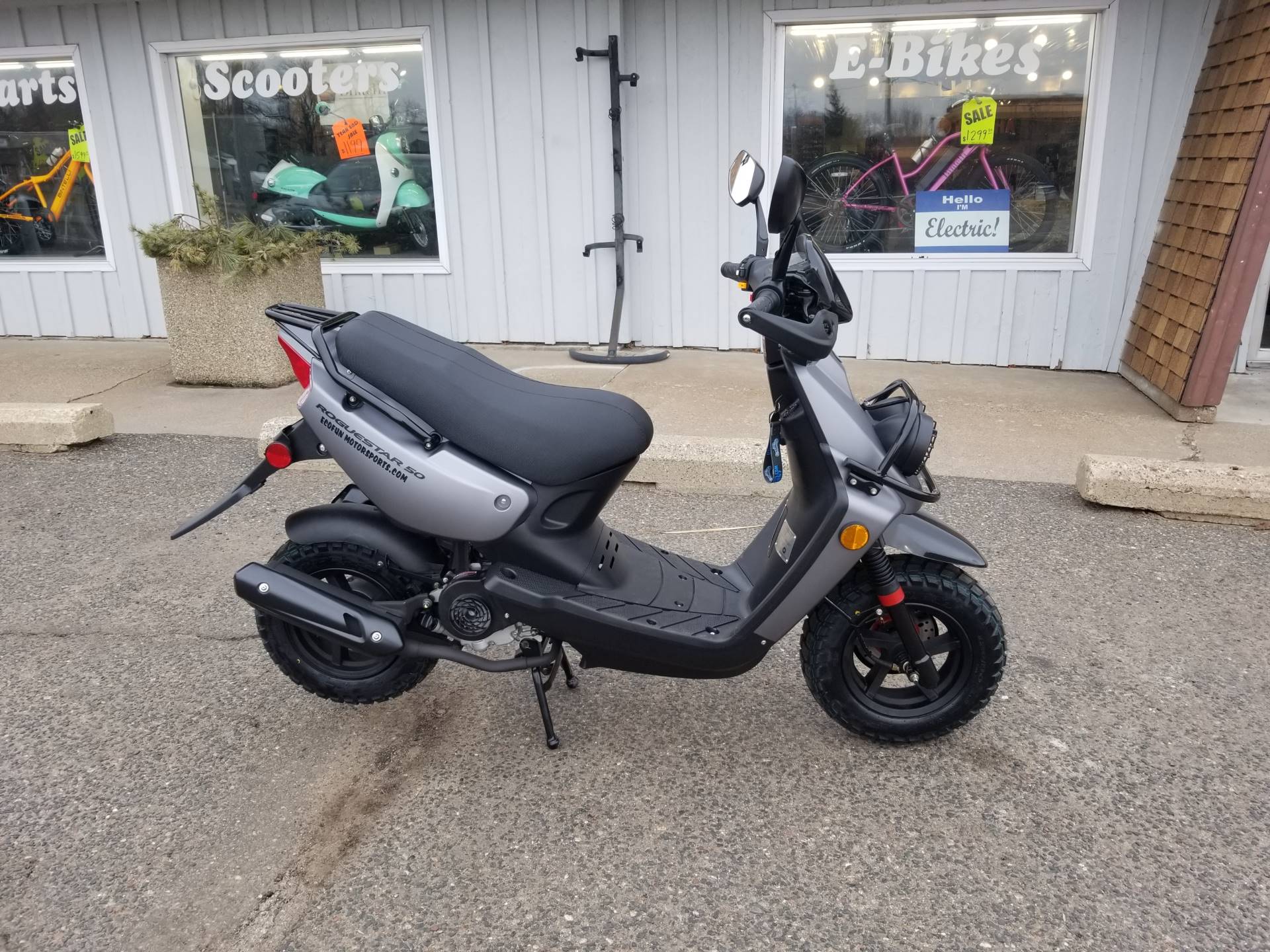 2022 ZHNG Roguestar 150cc Scooter in Columbus, Minnesota - Photo 4
