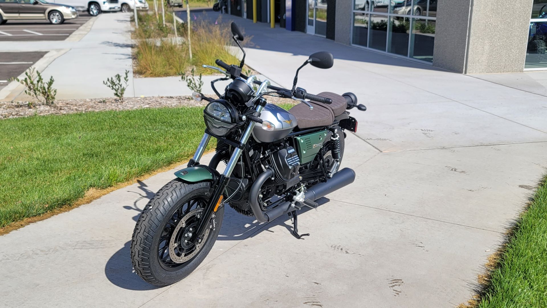 2022 Moto Guzzi V9 Bobber Centenario E5 in Columbus, Minnesota - Photo 4