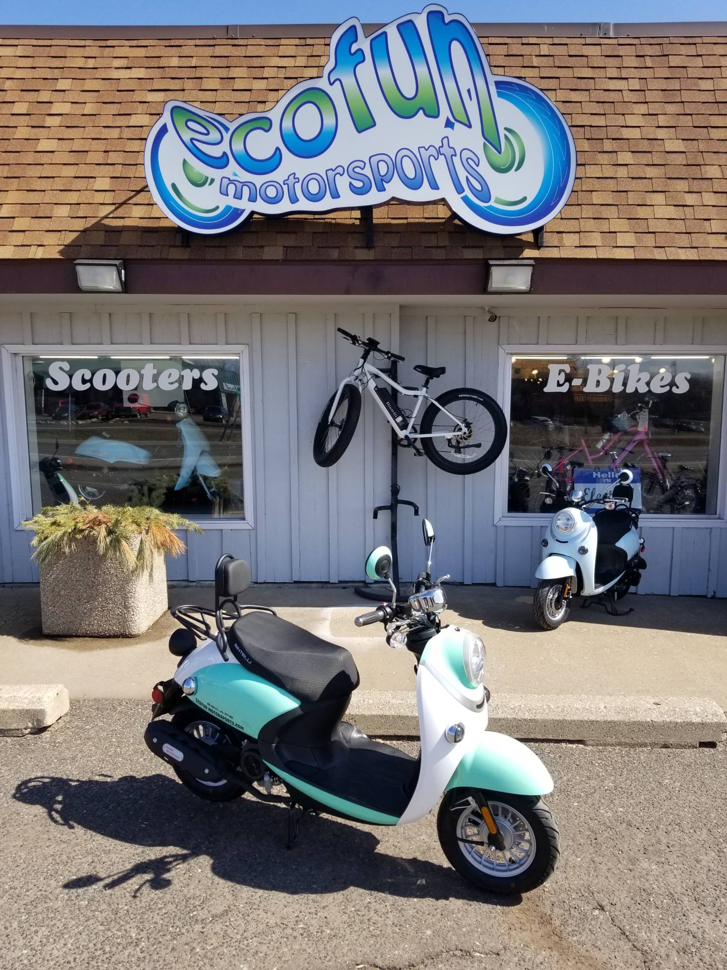 2022 Bintelli Escape 49cc Scooter in Forest Lake, Minnesota - Photo 5