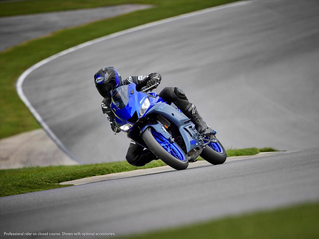 2023 Yamaha YZF-R3 ABS in Forest Lake, Minnesota - Photo 10