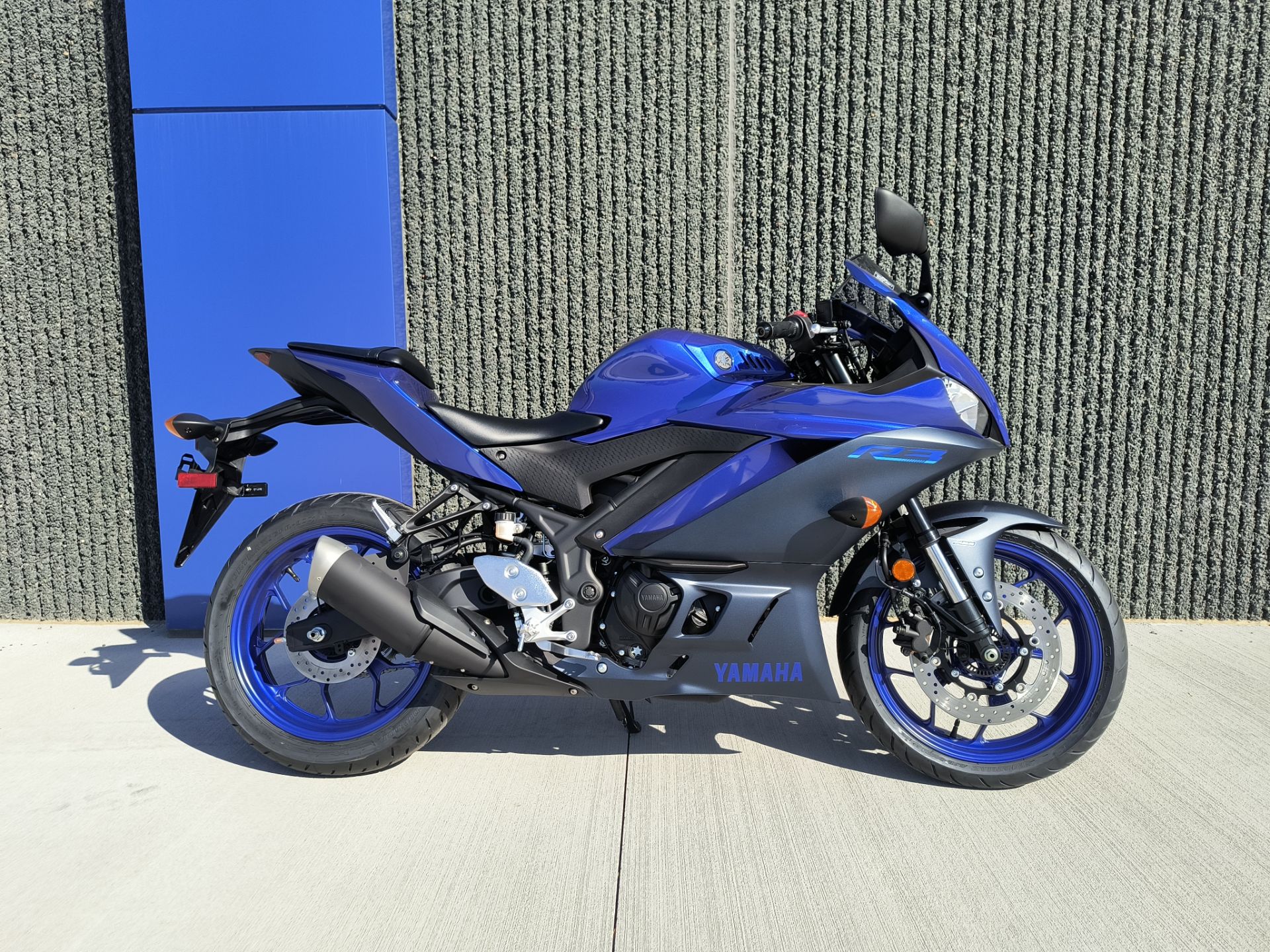 2023 Yamaha YZF-R3 ABS in Forest Lake, Minnesota - Photo 1